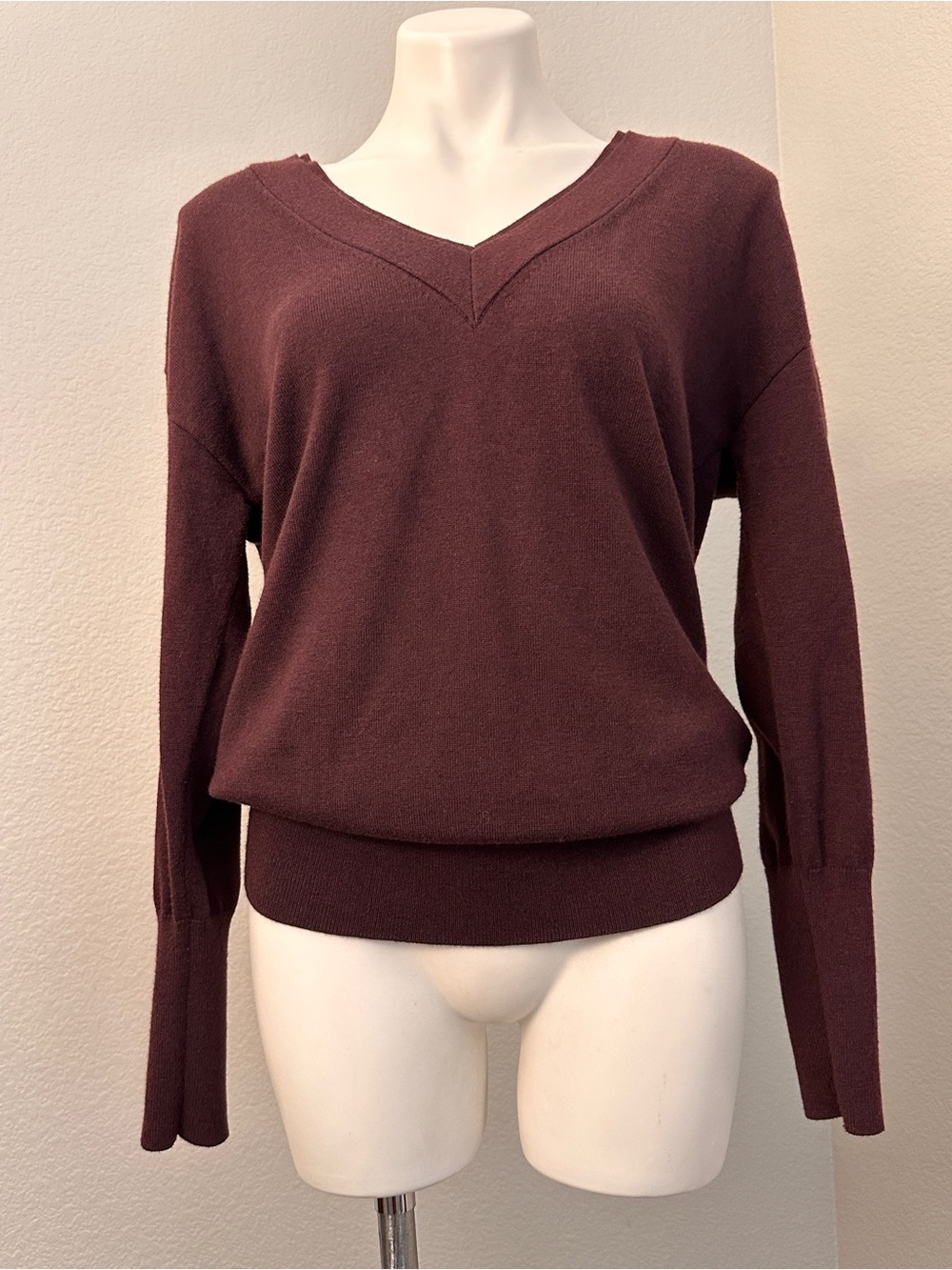 White House Black Market Women's V-Neck Cashmere Blend Sweater in Deep Burgundy